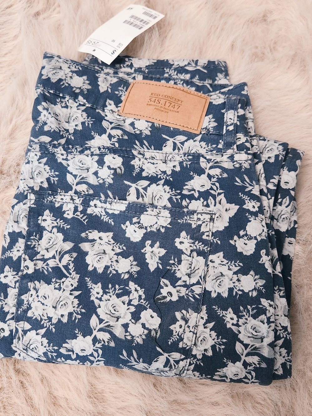 H&M Divided Women's Navy Blue Floral Skinny Jeans